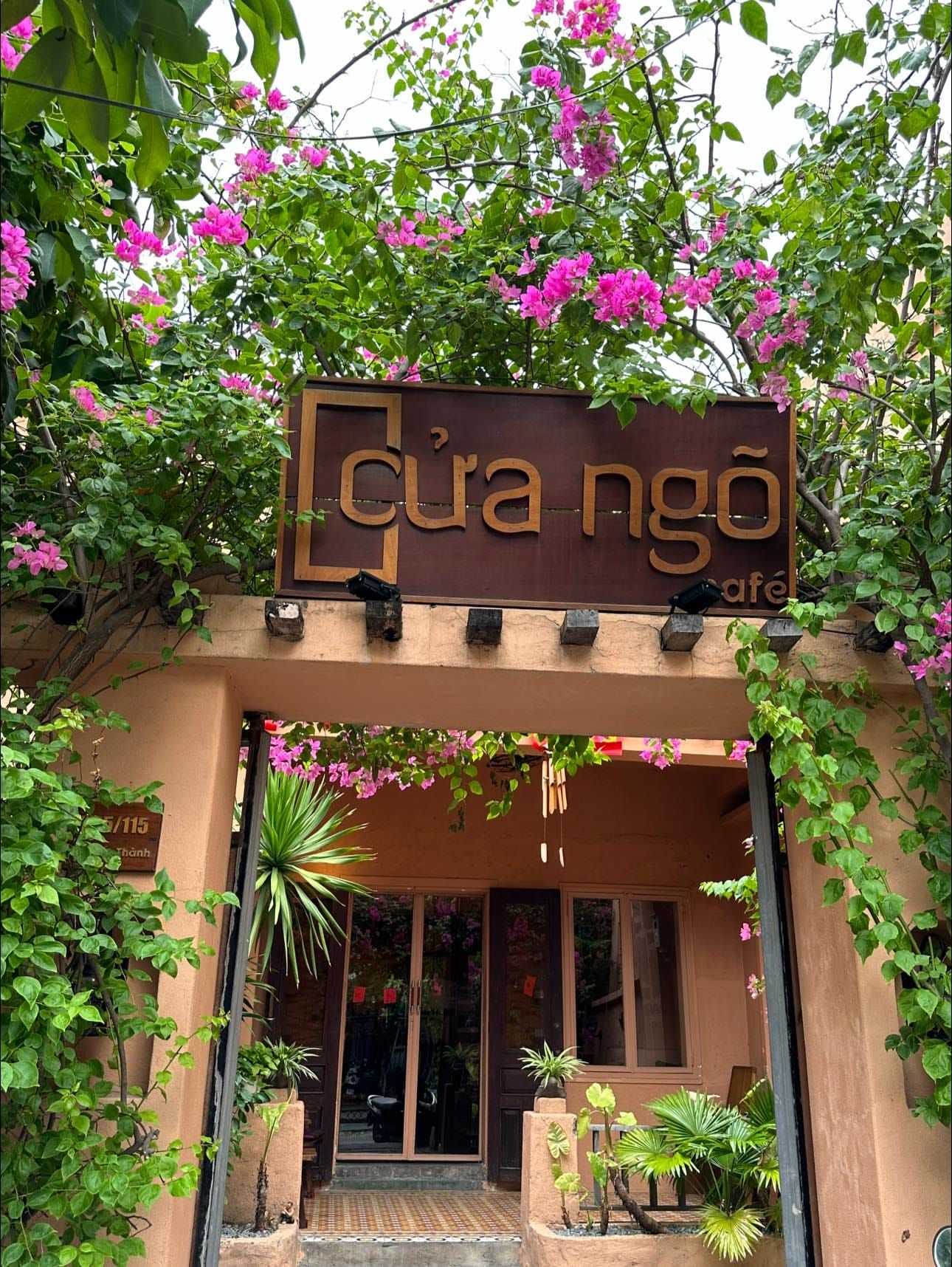 Cửa Ngõ Café