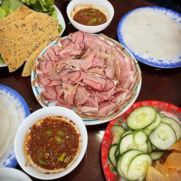 Bê thui Cầu Mống Mười