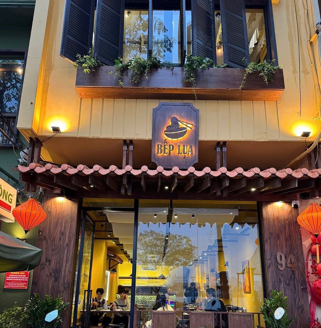 Bếp Lụa Restaurant