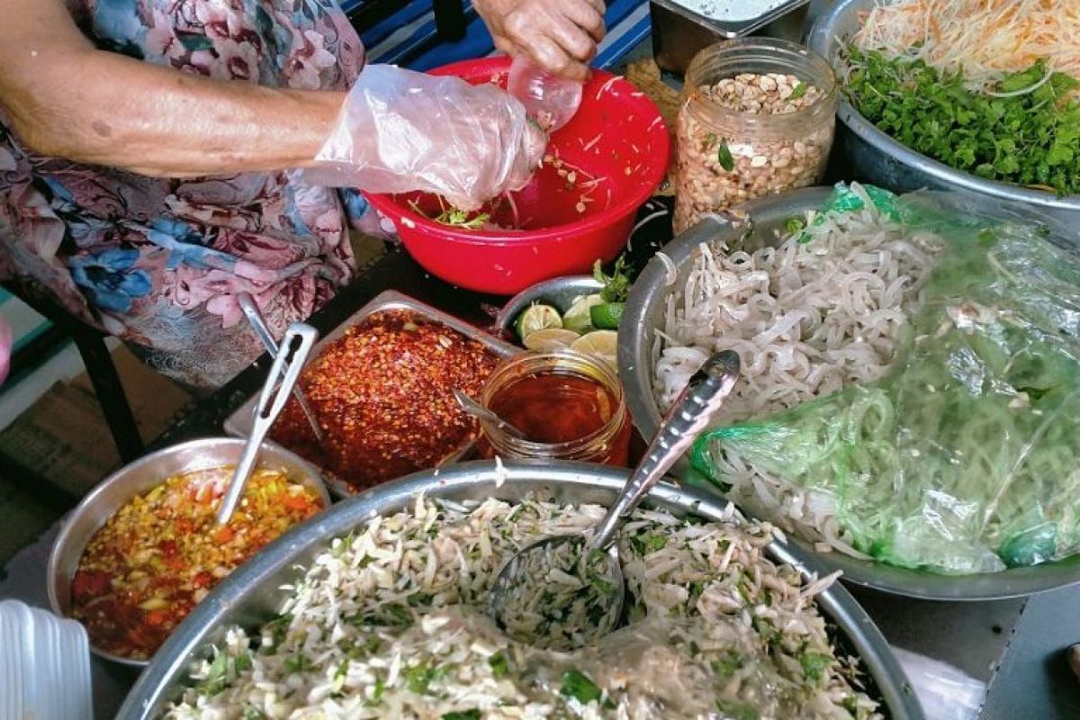 Mít Trộn Bà Già