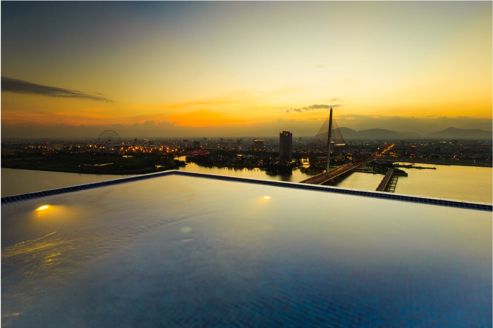 khách sạn xem pháo hoa Đà Nẵng