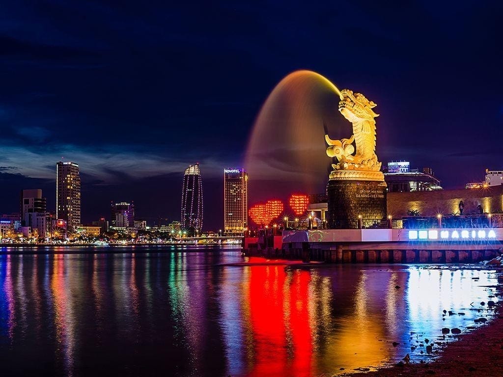 Tượng cá chép hóa rồng Đà Nẵng