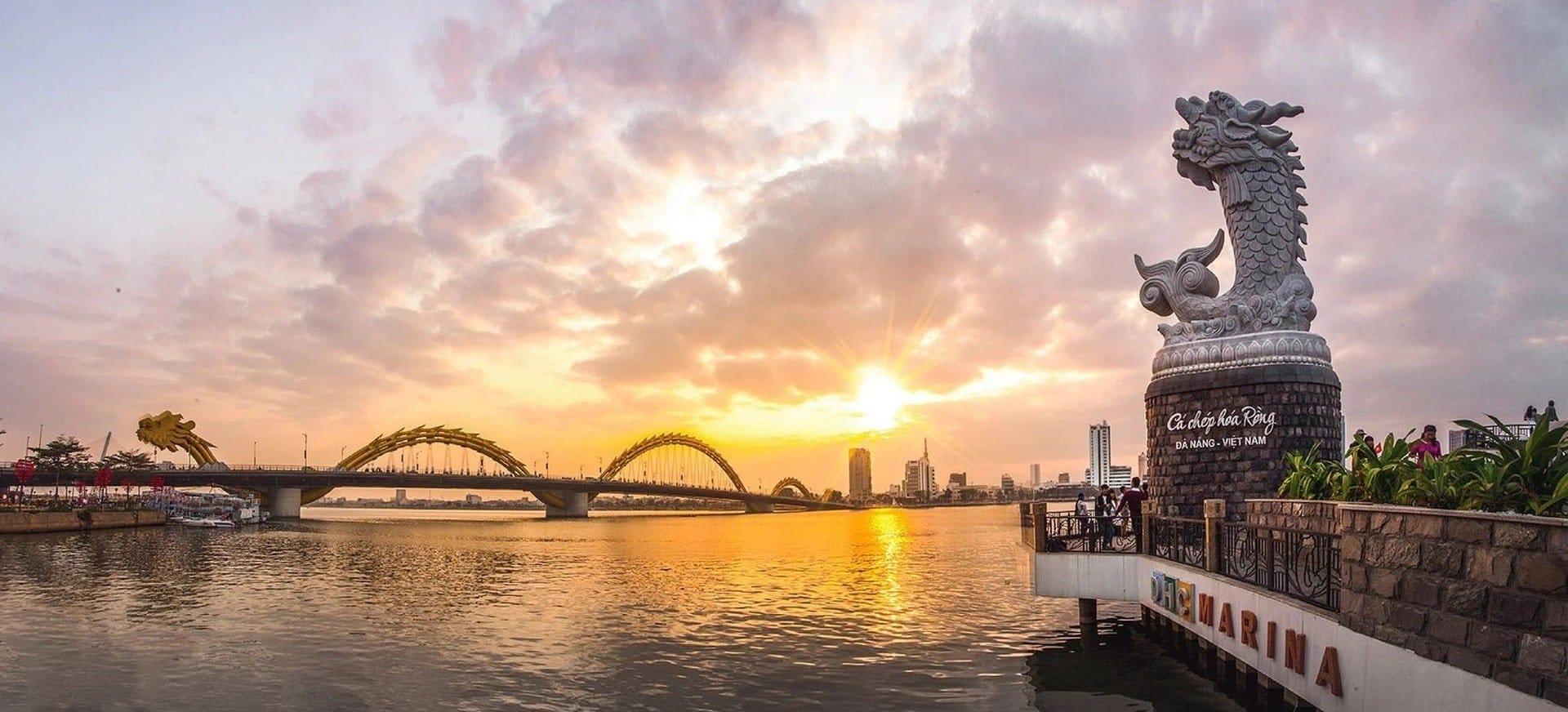 Tượng cá chép hóa rồng Đà Nẵng