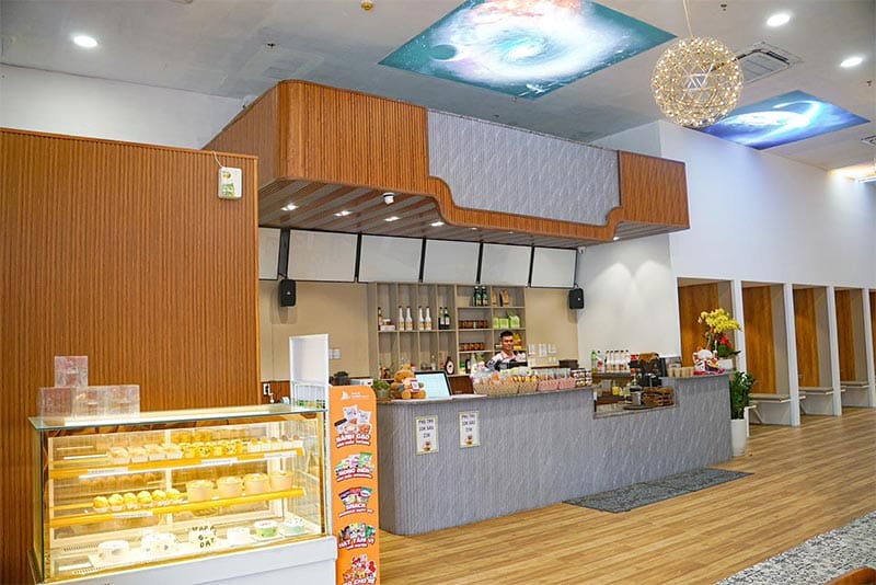 Seventeen - The Best Coffee House