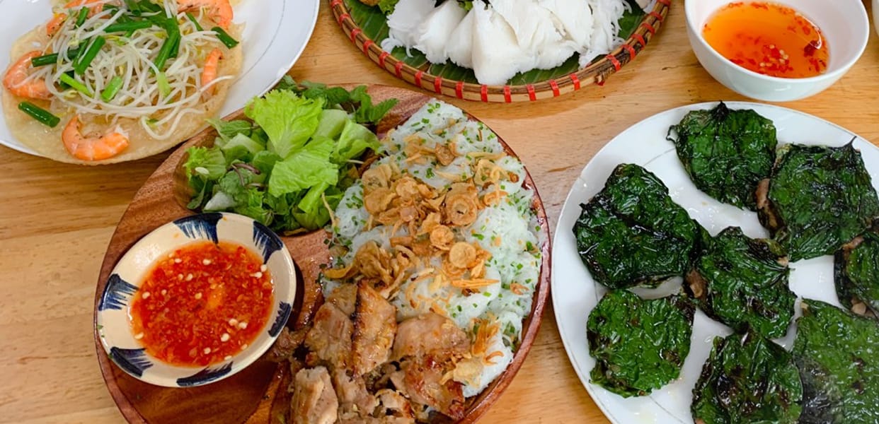 Bánh xèo tôm nhảy Năm Hiền