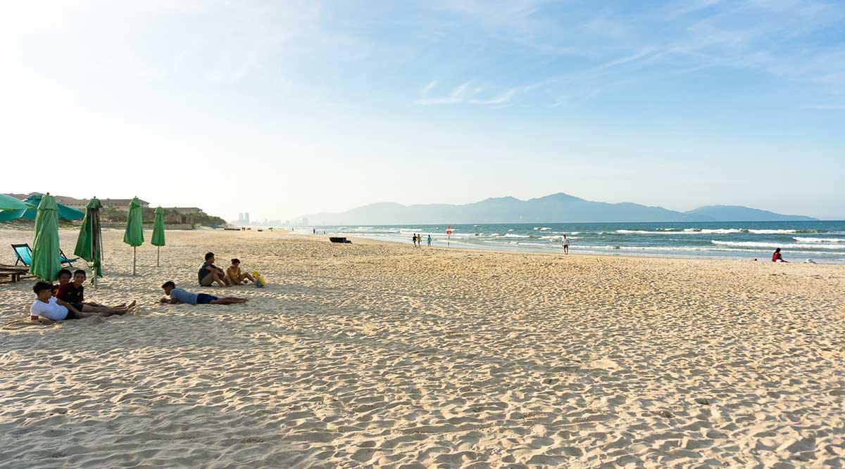 Bãi biển Xuân Thiều