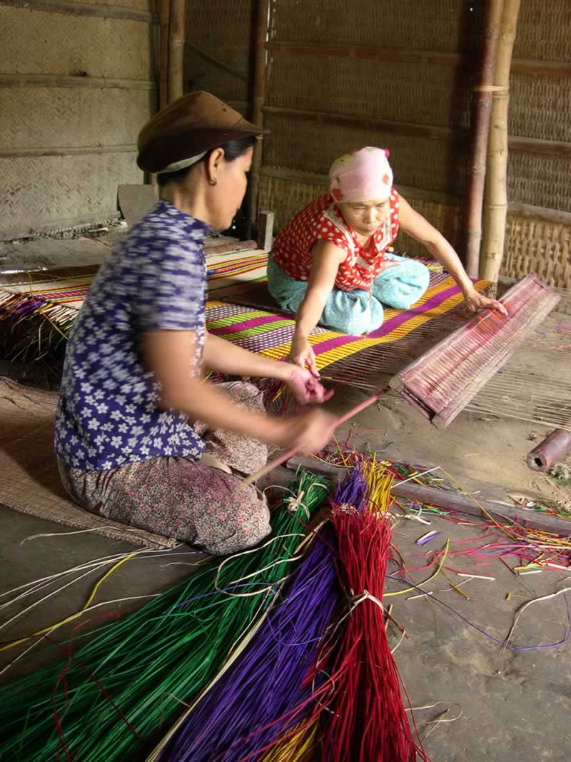 làng chiếu cẩm nê