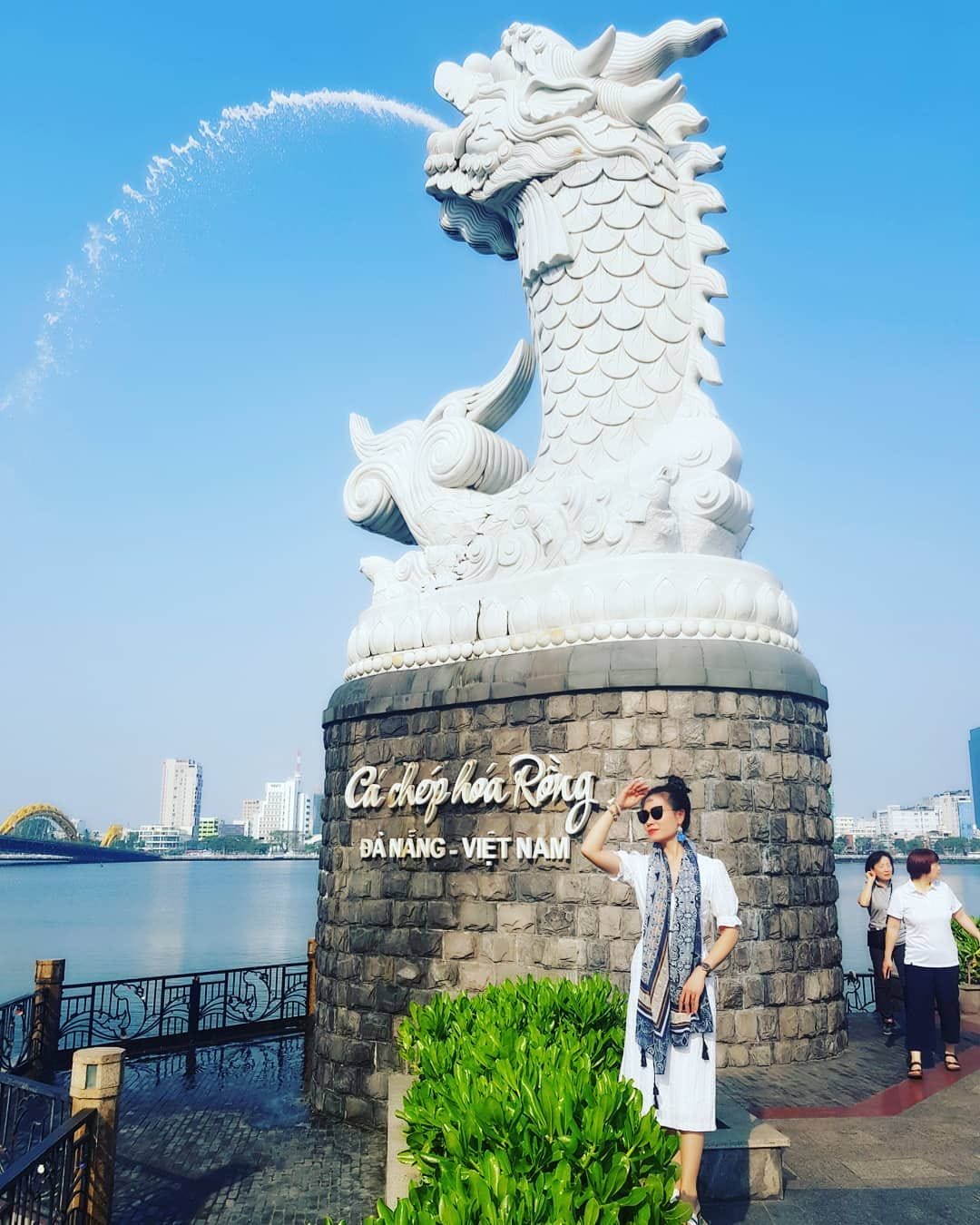 Tượng cá chép hóa rồng