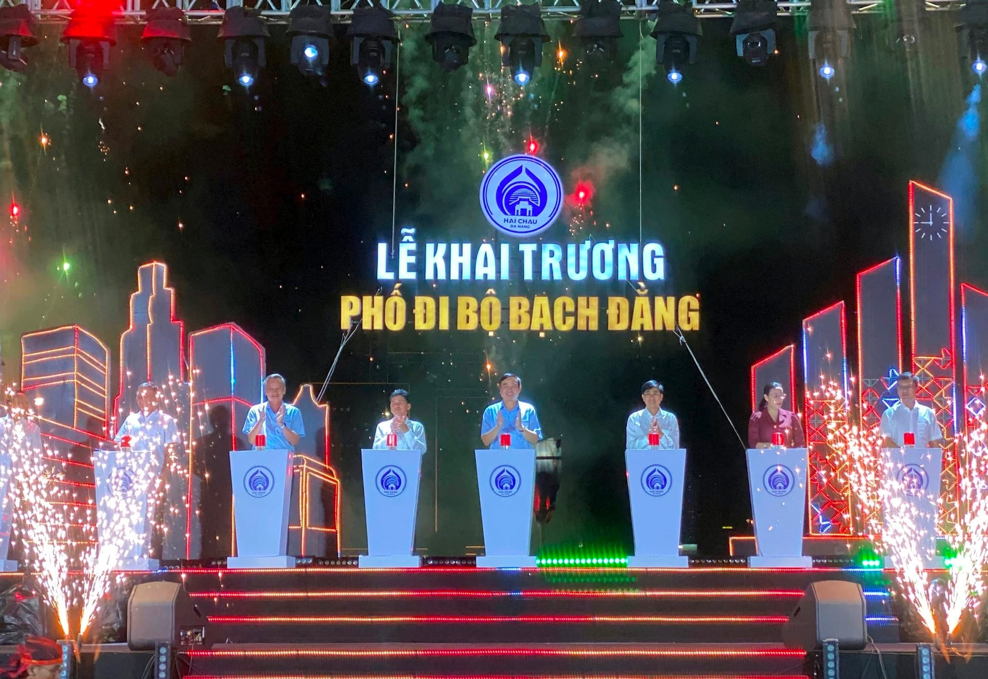 Phố Đi Bộ Bạch Đằng Đà Nẵng