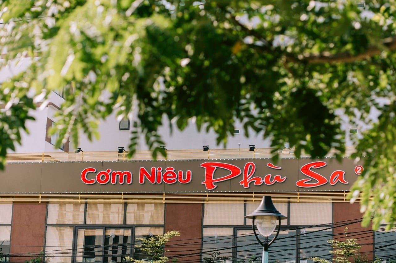 nhà hàng cơm niêu Phù Sa Đà Nẵng