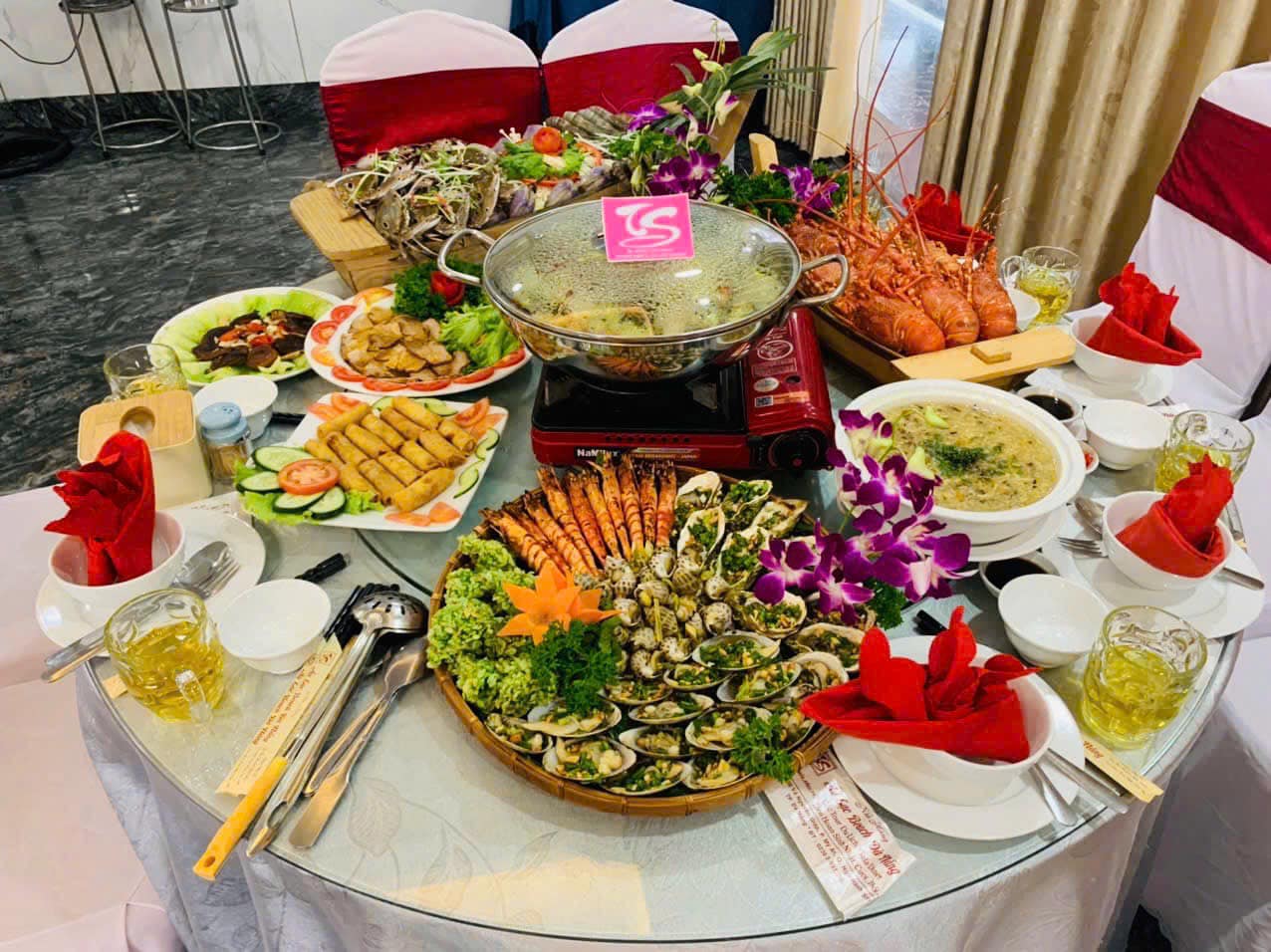 nhà hàng tuyên sơn đà nẵng