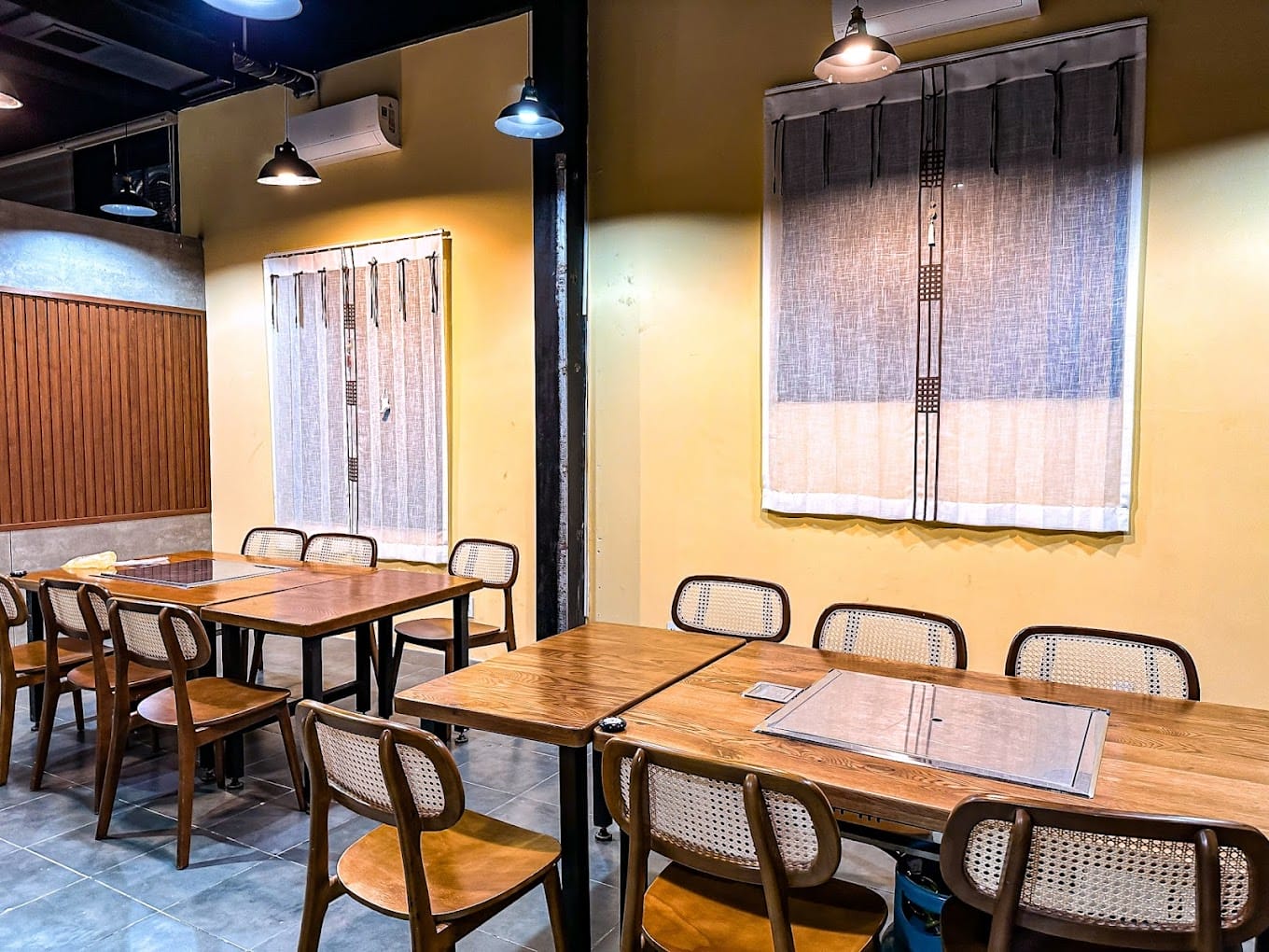 Blue House BBQ Restaurant 