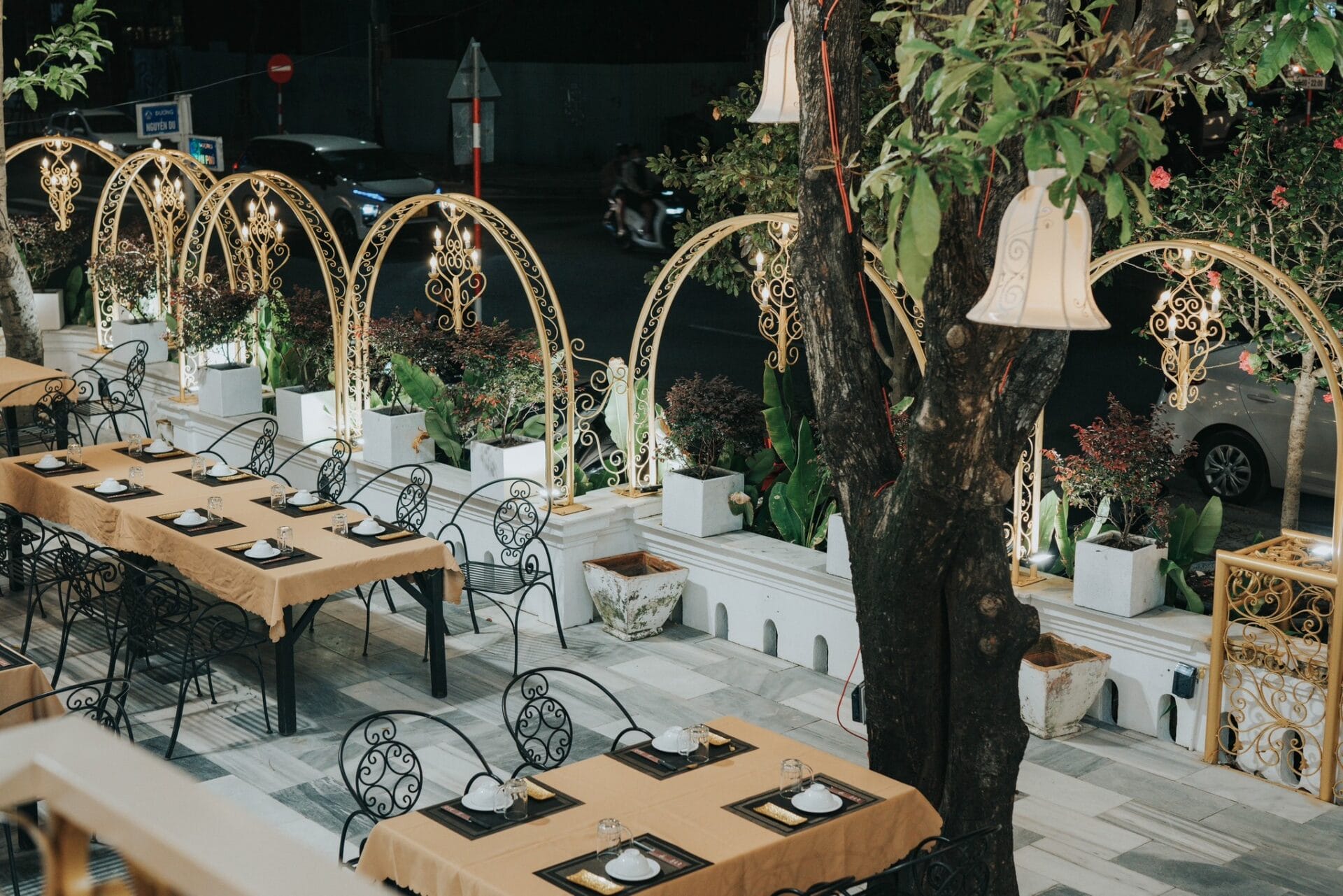 Đông Dương Restaurant