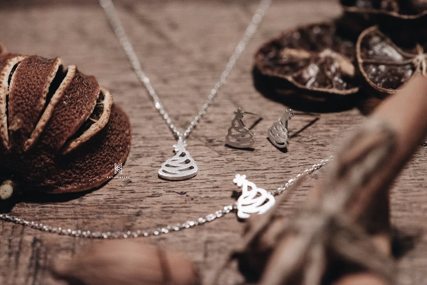 Cửa hàng bán lắc chân bạc tại Đà Nẵng