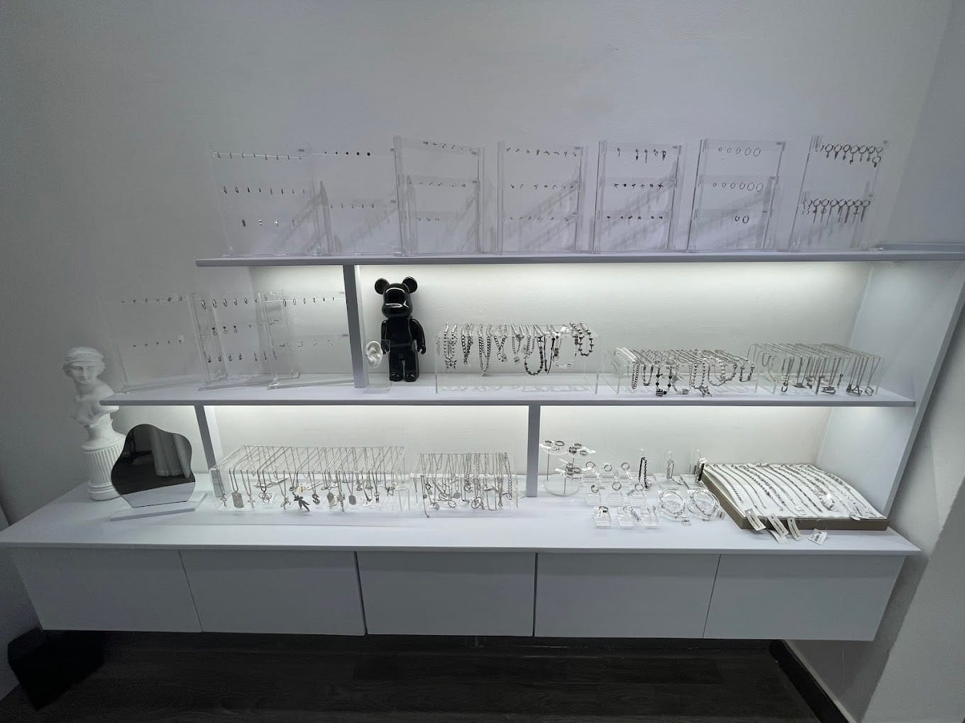 Cửa hàng bán lắc chân bạc tại Đà Nẵng