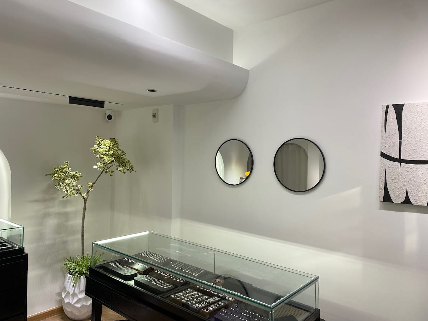 Cửa hàng bán lắc chân bạc tại Đà Nẵng