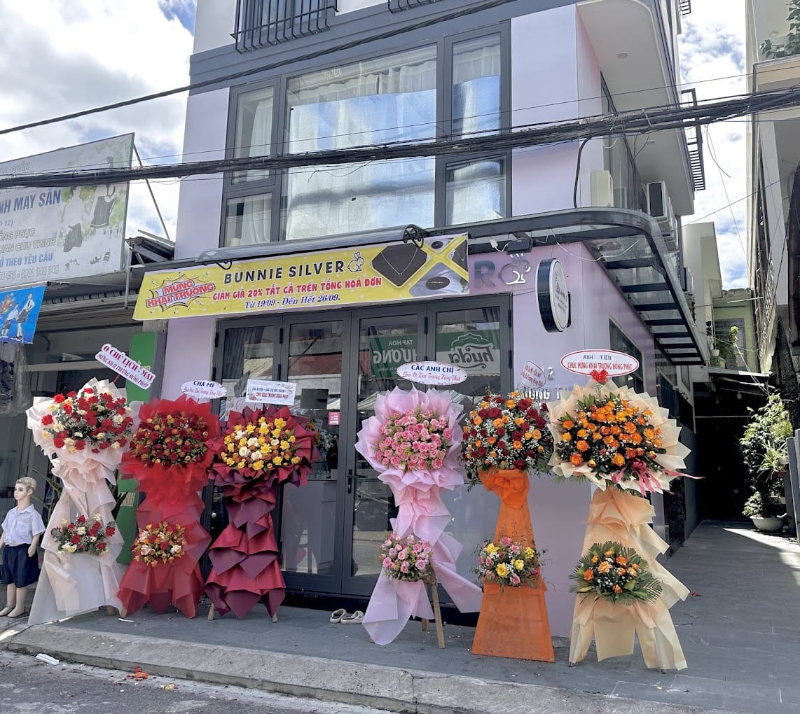 Cửa hàng bán lắc chân bạc tại Đà Nẵng