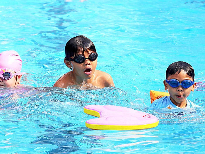 Hồ bơi khách sạn Sông Hàn