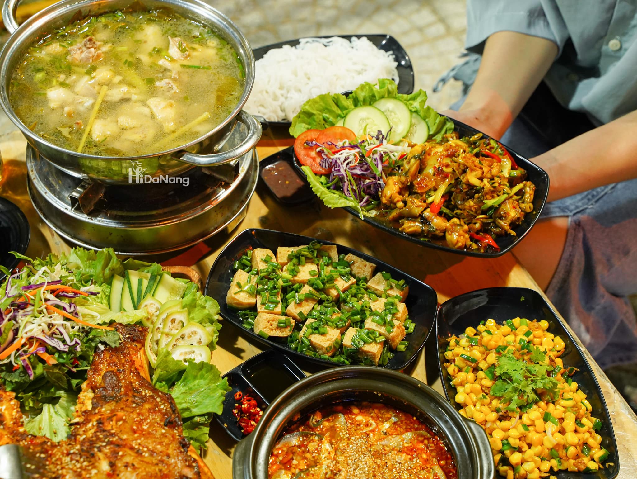 Quán nhậu Tứ Hùng