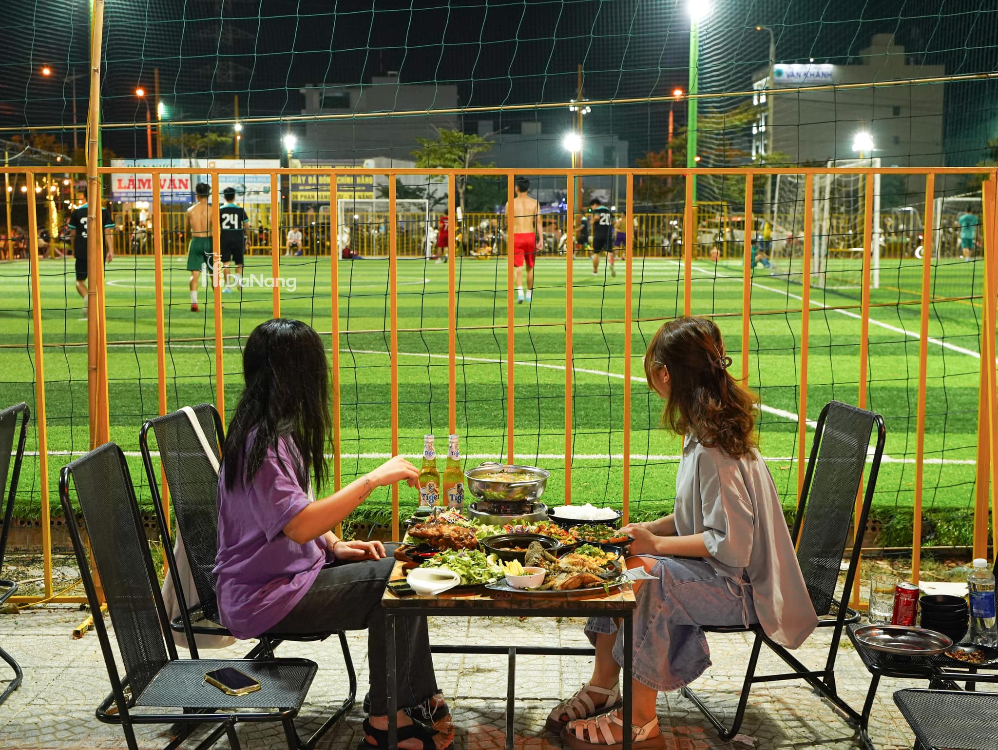 Quán nhậu Tứ Hùng