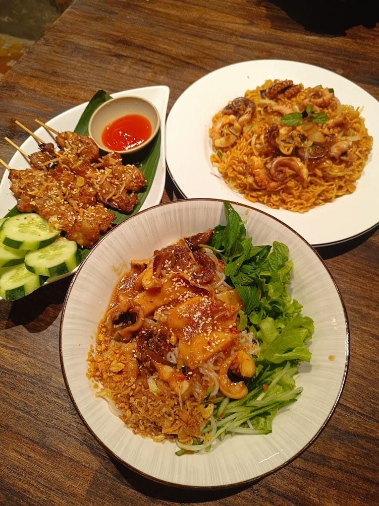 MADA Bistro - Bún Bạch Tuộc Cay