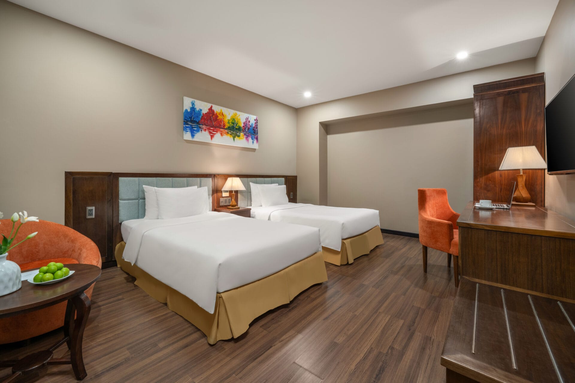 Yarra Ocean Suites Danang