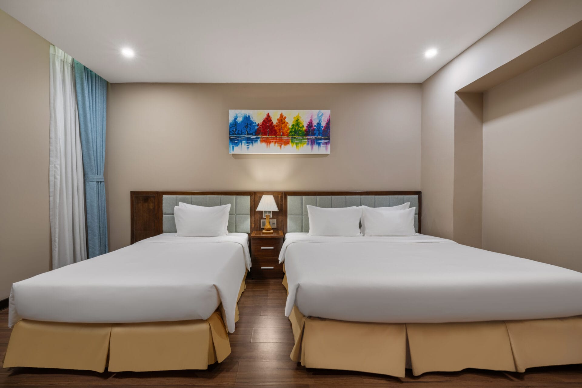 Yarra Ocean Suites Danang