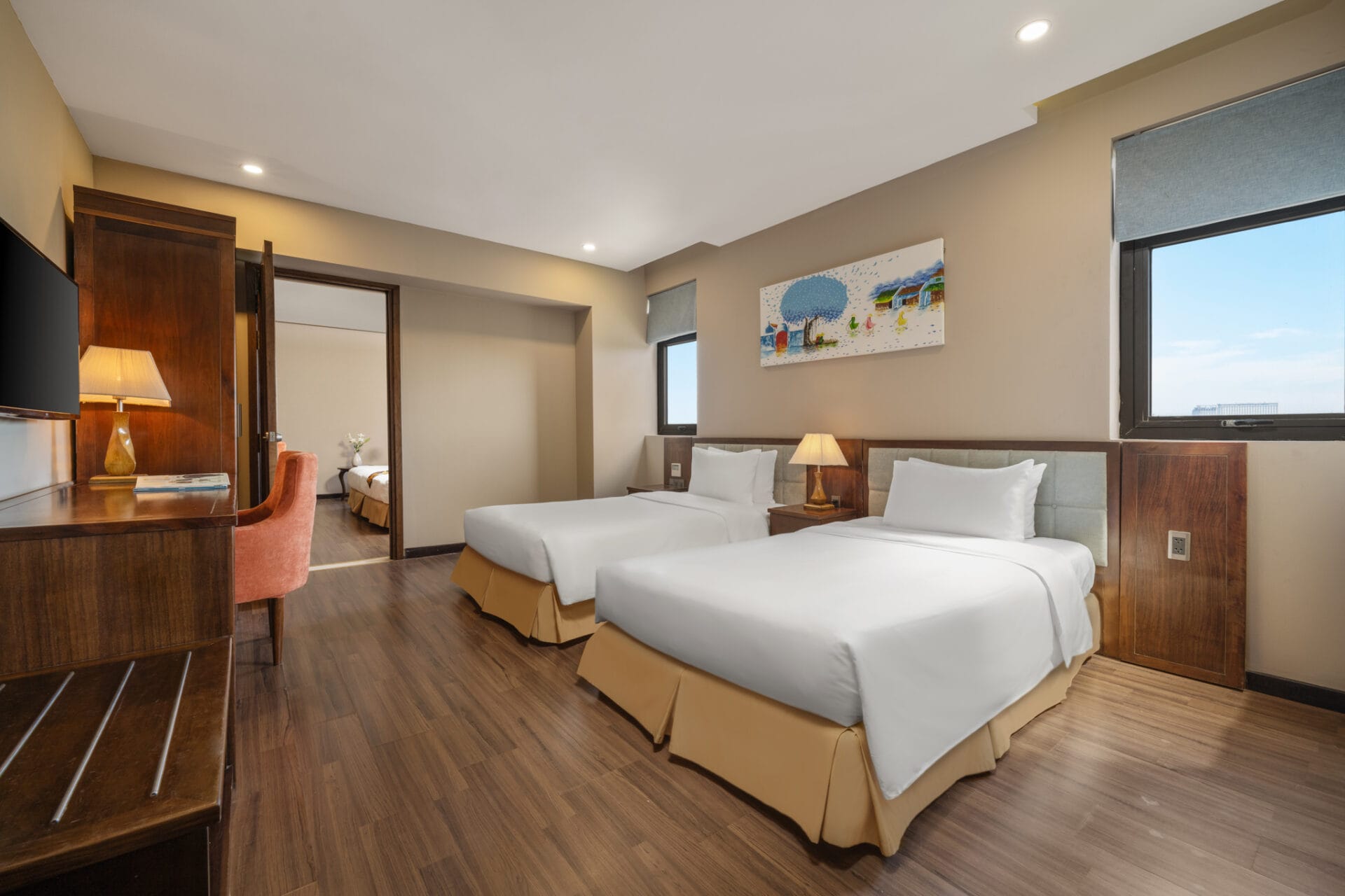 Yarra Ocean Suites Danang