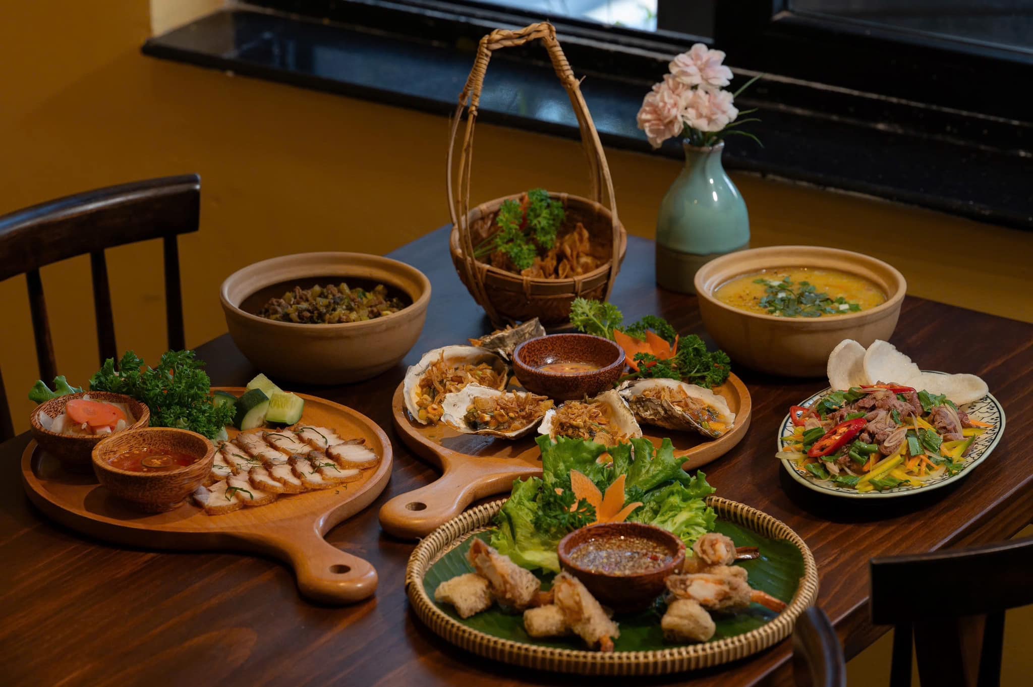 Bếp Lụa Restaurant