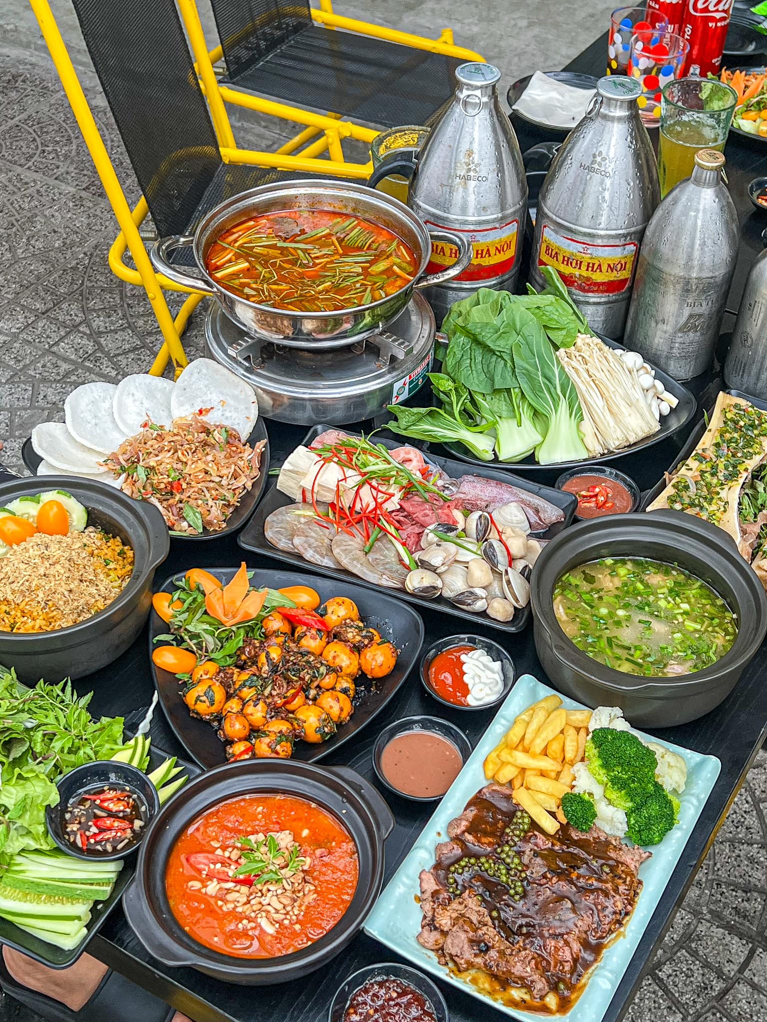 bia tuoi huynh ngoc hue