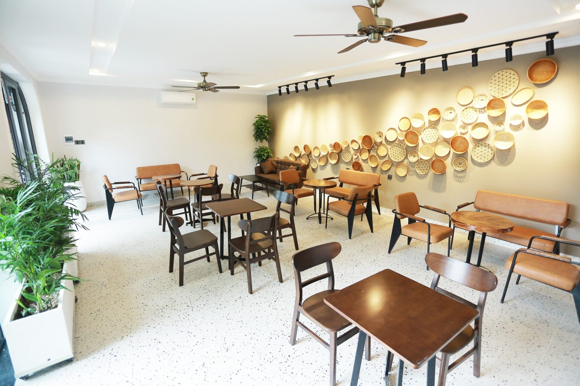 EMILY Coffee And Milk Tea