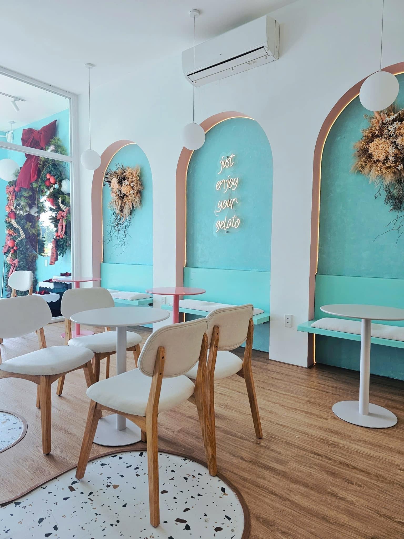 Lani Gelato & Coffee