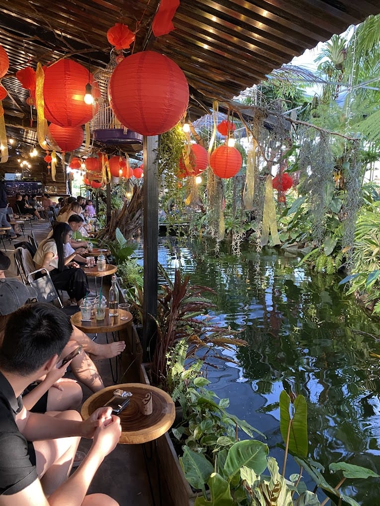 Tiệm cây và nước 