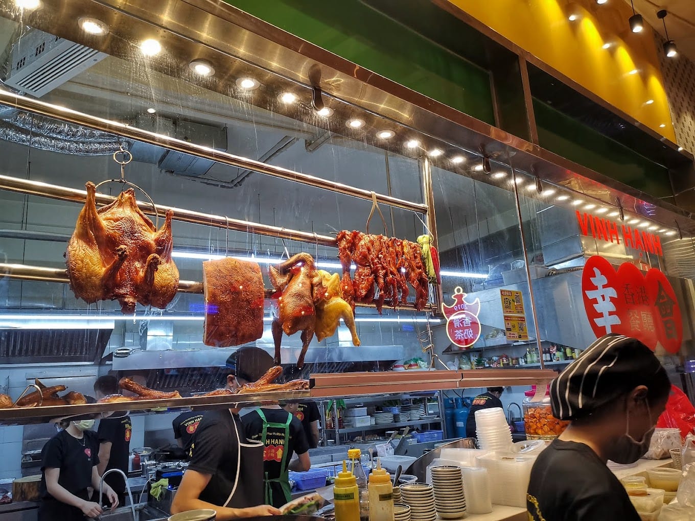 vinh hanh hong kong style restaurant