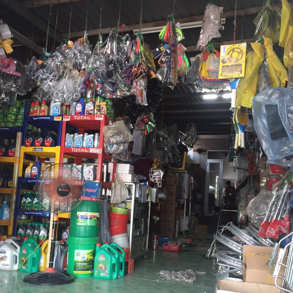 cua hang phu tung o to phuong ha