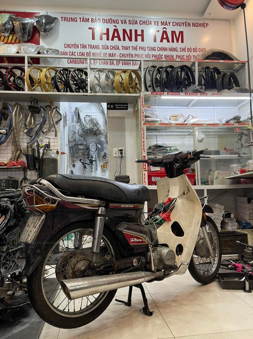 cua hang phu tung xe may thanh tam