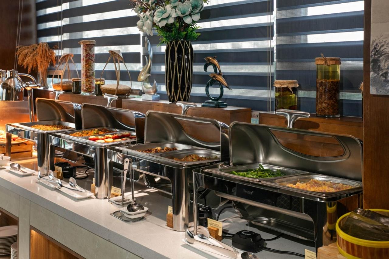 Mangata Beachfront Hotel