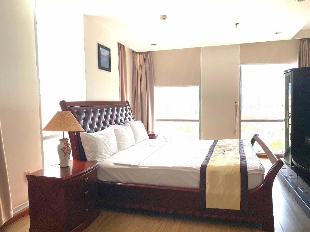 Nhật Linh Hotel and Suite