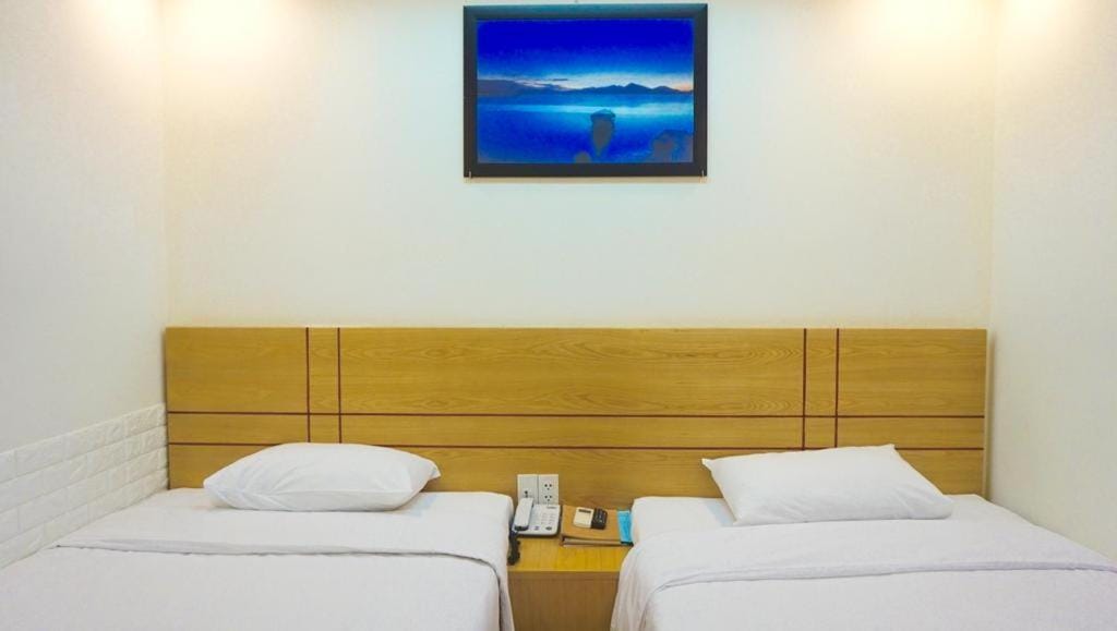 Nhật Linh Hotel and Suite