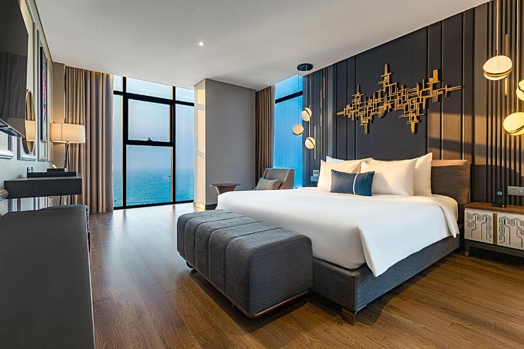 Peninsula Hotel Danang