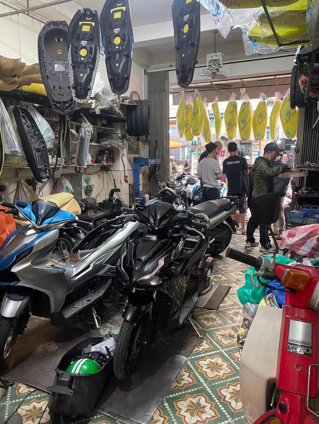 sua xe va boc yen duy phuoc