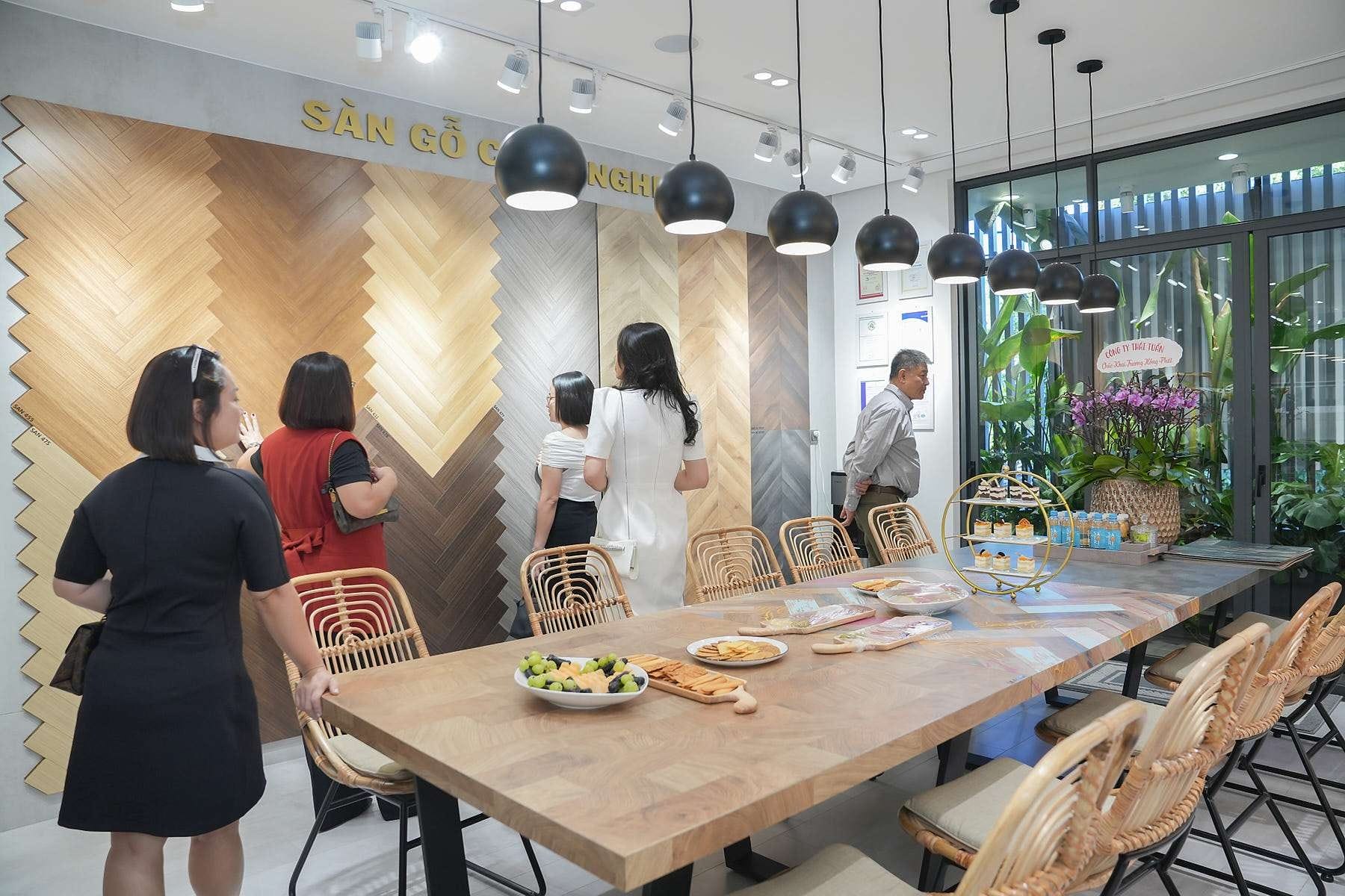 Công ty TNHH TM và trang trí nội thất Minh Trân