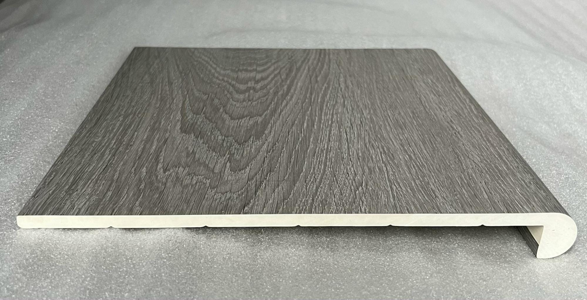 Tấm nhựa ốp cầu thang – Giải pháp hiện đại cho không gian sống đẳng cấp