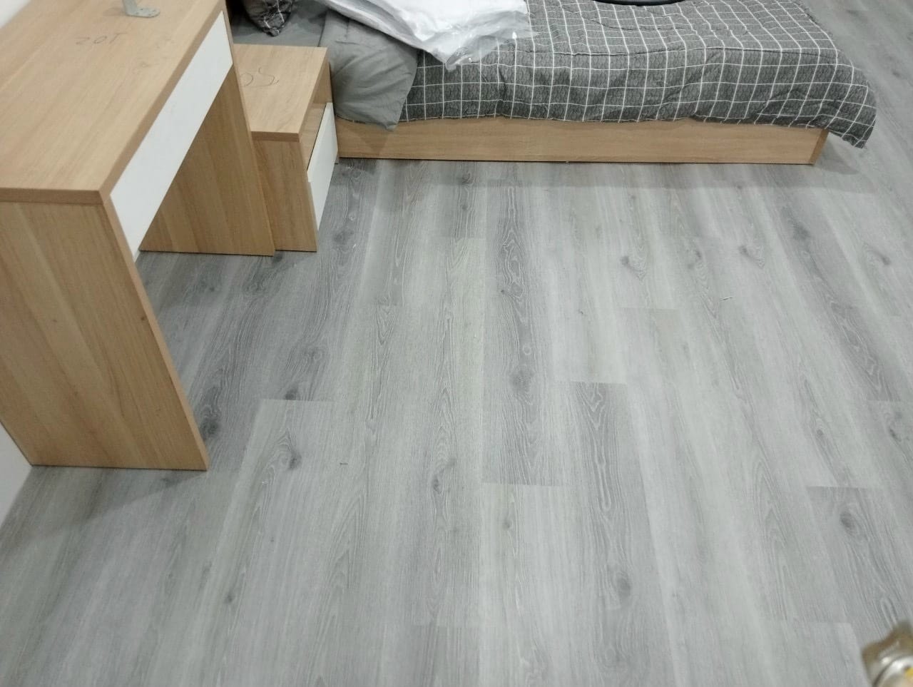 sàn nhựa hèm khóa